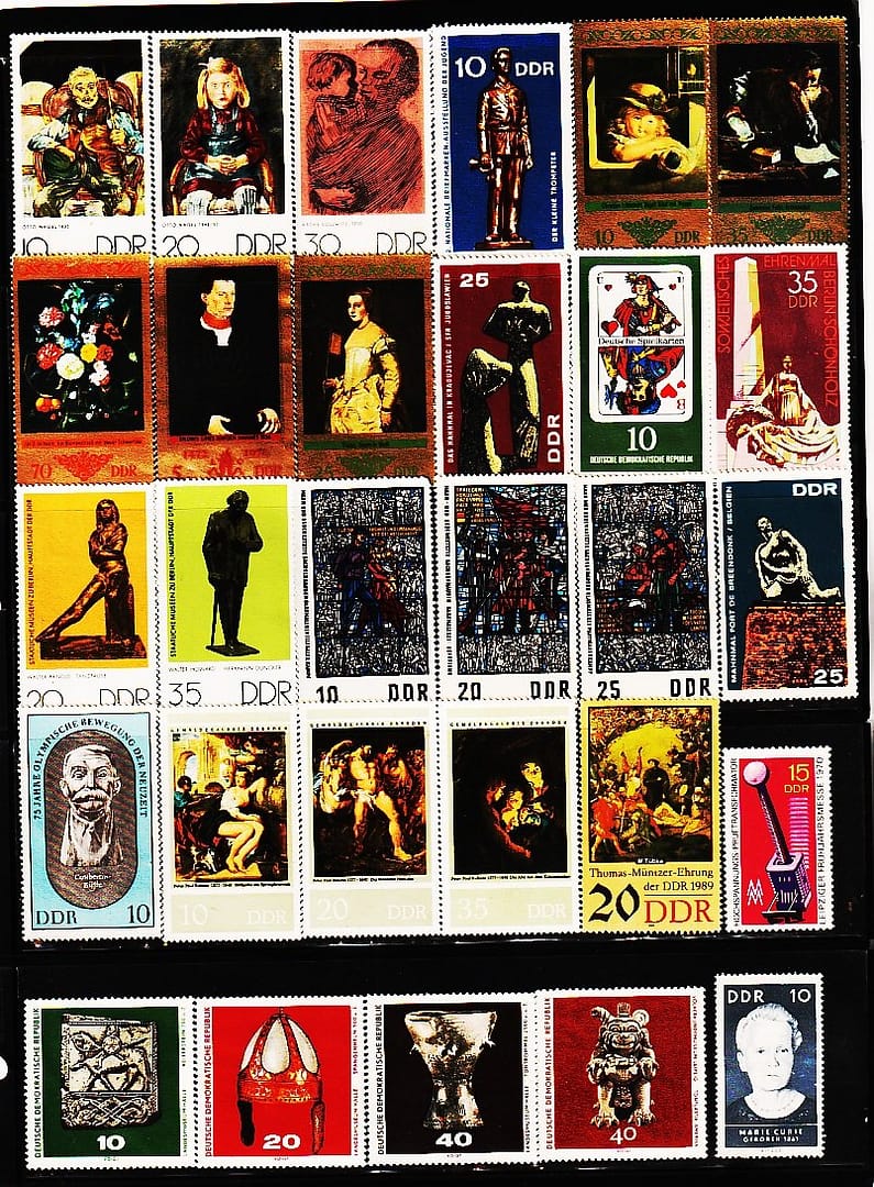 EAST GERMANY DDR 300 ALL DIFFERENT MINT NH STAMPS